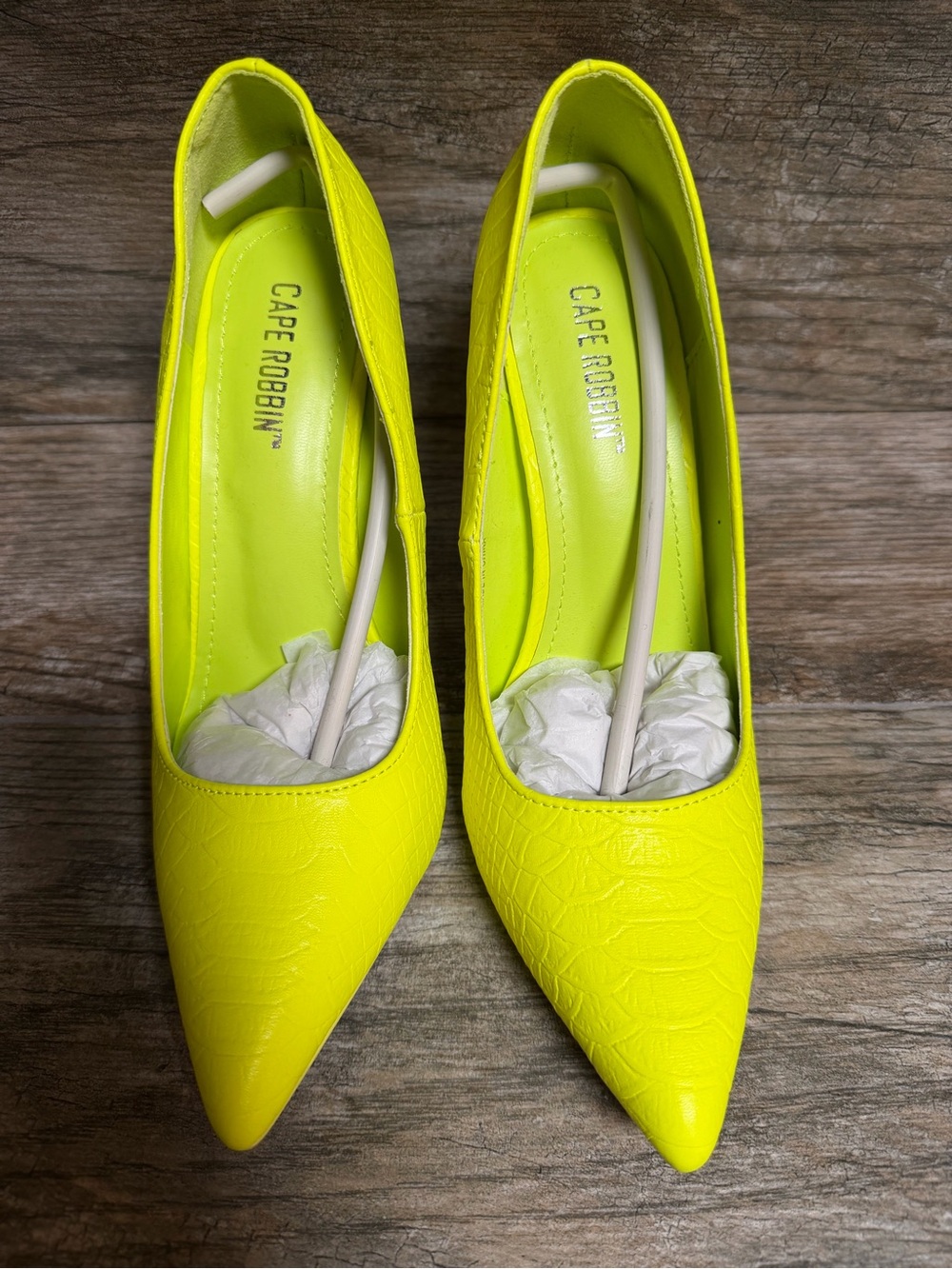 Cape Robbin Neon Lime Croc-Embossed Pointed Toe Pumps